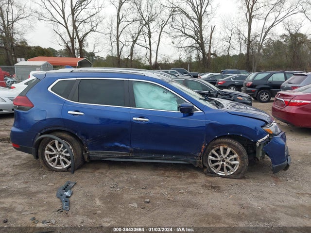 Nissan ROGUE SV 2018 5N1AT2MT3JC800573 Image 13