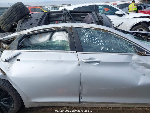Hyundai Genesis 5.0 2015 KMHGN4JF9FU035062 Image 12