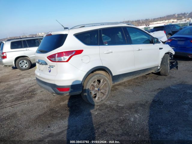 1FMCU9J95FUB57443 Ford Escape Titanium