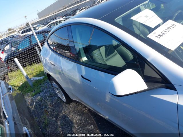 5YJYGDED9MF107492 Tesla Model Y Standard Range Rear-wheel Drive