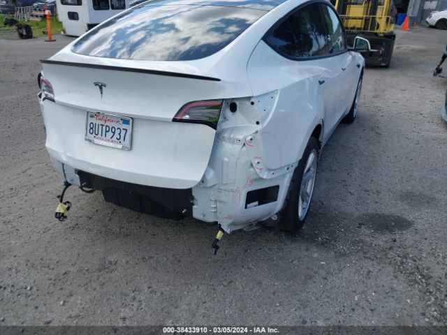 5YJYGDED9MF107492 Tesla Model Y Standard Range Rear-wheel Drive