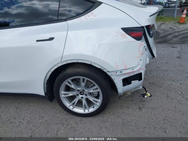 5YJYGDED9MF107492 Tesla Model Y Standard Range Rear-wheel Drive