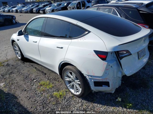 5YJYGDED9MF107492 Tesla Model Y Standard Range Rear-wheel Drive