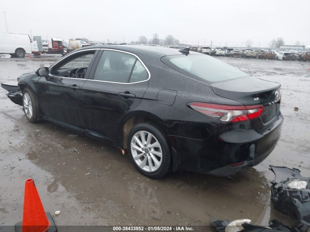 Toyota CAMRY LE 2022 4T1C11AK1NU652945 Image 3