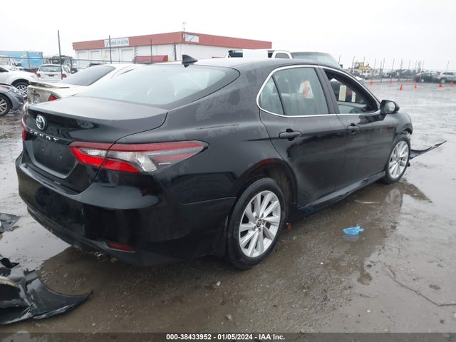 Toyota CAMRY LE 2022 4T1C11AK1NU652945 Image 4