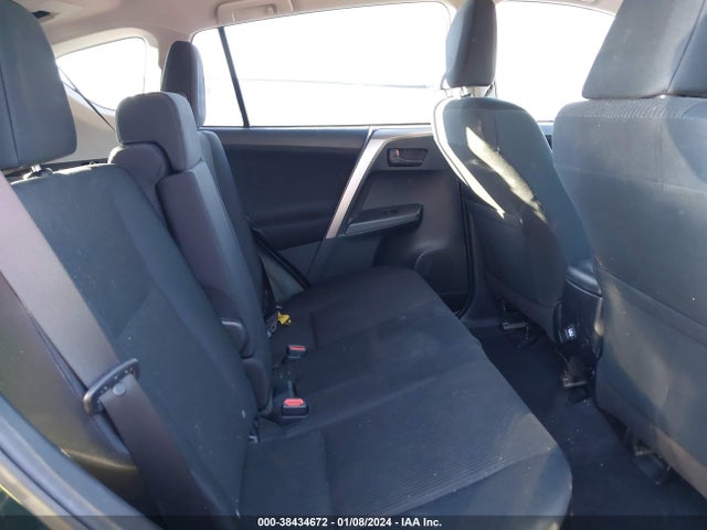 Toyota RAV4 LE 2018 JTMZFREV0JJ751979 Image 8