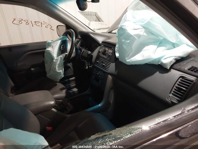 2004 HONDA PILOT EX-L VIN: 5FNYF18554B009730