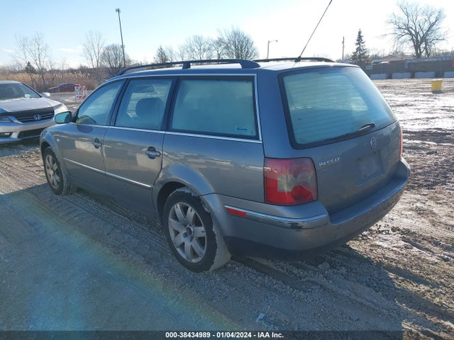 2002 VOLKSWAGEN PASSAT GLX VIN: WVWWH63B72E006533