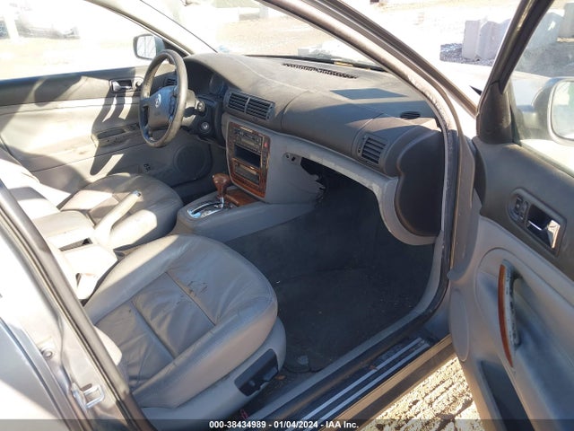 2002 VOLKSWAGEN PASSAT GLX VIN: WVWWH63B72E006533
