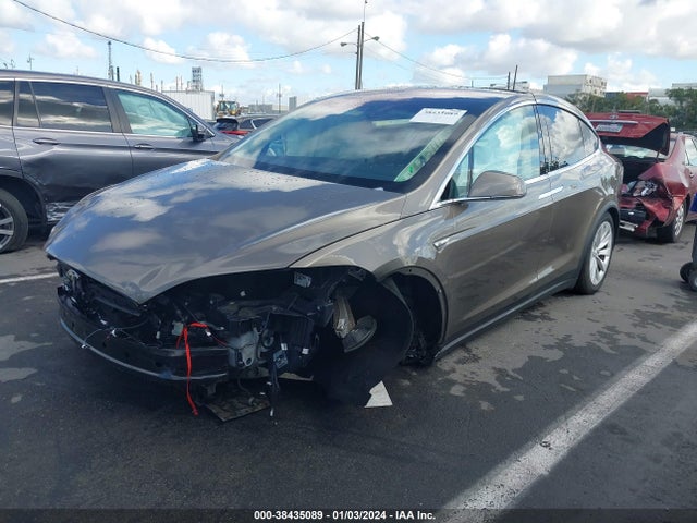 Tesla Model X 60d/p100d/p90d 2016 5YJXCAE40GFS00542 Image 2