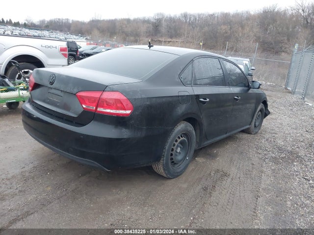 2014 VOLKSWAGEN PASSAT 1.8T S VIN: 1VWAT7A33EC075338