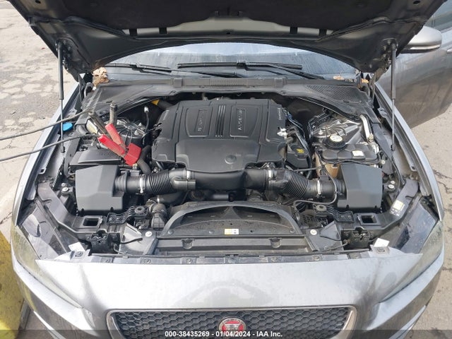 2017 JAGUAR XE SAJAD4BV9HA965603 Photo 9