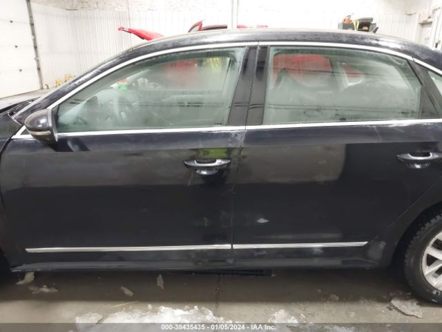 1VWAT7A38HC006519 Volkswagen Passat 1.8t S