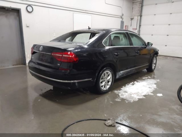 1VWAT7A38HC006519 Volkswagen Passat 1.8t S