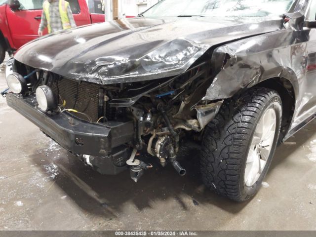 1VWAT7A38HC006519 Volkswagen Passat 1.8t S