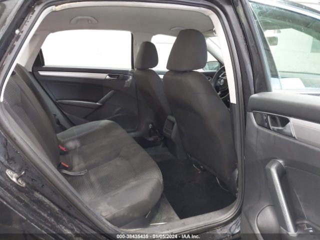 1VWAT7A38HC006519 Volkswagen Passat 1.8t S