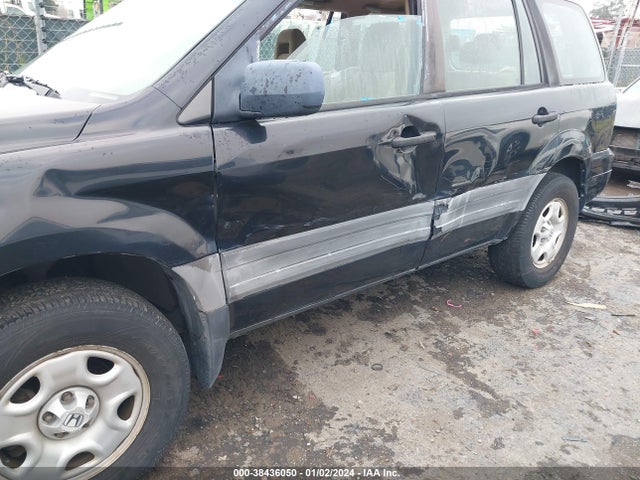 2004 HONDA PILOT LX VIN: 2HKYF18184H537406