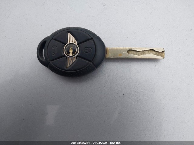 2006 MINI COOPER S WMWRH33536TJ43005 Photo 10