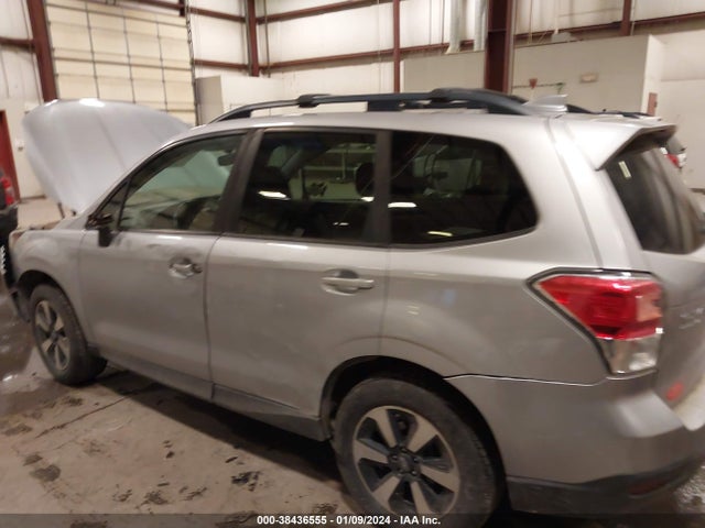 Subaru Forester 2.5i Premium 2017 JF2SJAEC5HH801388 Image 14