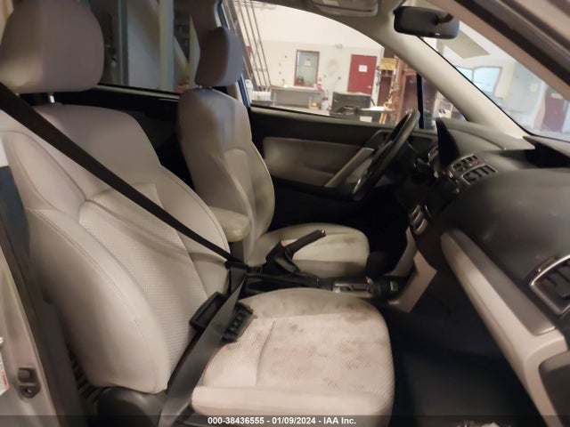 Subaru Forester 2.5i Premium 2017 JF2SJAEC5HH801388 Image 5