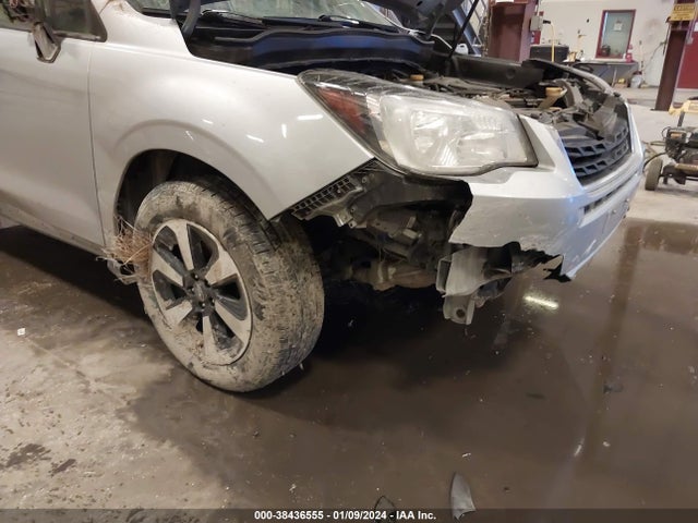 Subaru Forester 2.5i Premium 2017 JF2SJAEC5HH801388 Image 6