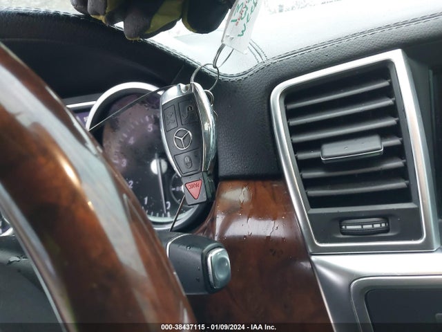 2013 MERCEDES-BENZ GL 550 4MATIC VIN: 4JGDF7DE2DA259163