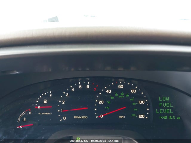 1998 LINCOLN CONTINENTAL VIN: 1LNFM97V0WY635939