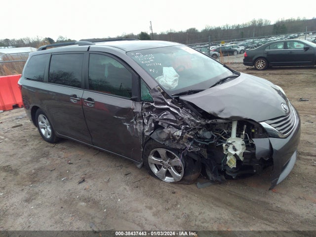 2017 TOYOTA SIENNA LE 8 PASSENGER VIN: 5TDKZ3DC2HS852041