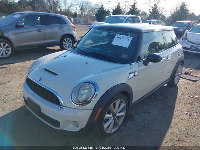2011 MINI COOPER S WMWSV3C55BTY11911 Photo 1