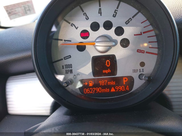 2011 MINI COOPER S WMWSV3C55BTY11911 Photo 6