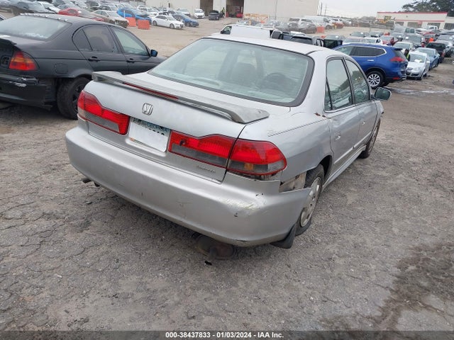 2002 HONDA ACCORD SDN EX W/LEATHER VIN: 1HGCG165X2A006775