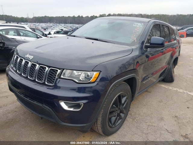 1C4RJEAG6HC614817 Jeep Grand Cherokee Laredo 4x2