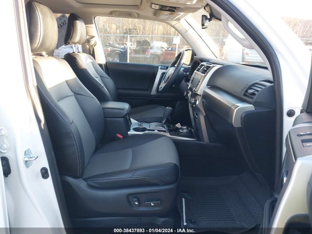 Toyota 4runner Sr5 Premium 2022 JTENU5JRXN6051414 Image 5