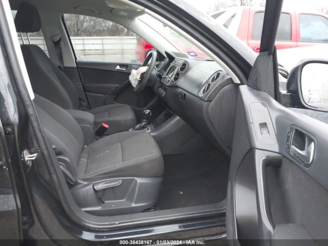 WVGAV7AXXHK052662 Volkswagen Tiguan 2.0t/2.0t S