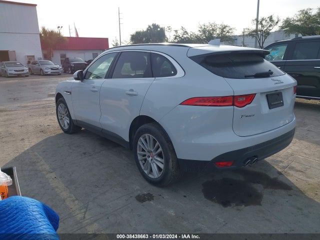 2017 JAGUAR F-PACE SADCK2BN5HA097198 Photo 2