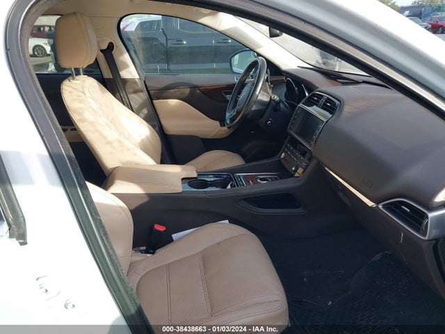 2017 JAGUAR F-PACE SADCK2BN5HA097198 Photo 4
