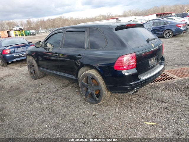 2005 PORSCHE CAYENNE WP1AB29P65LA64283 Photo 2