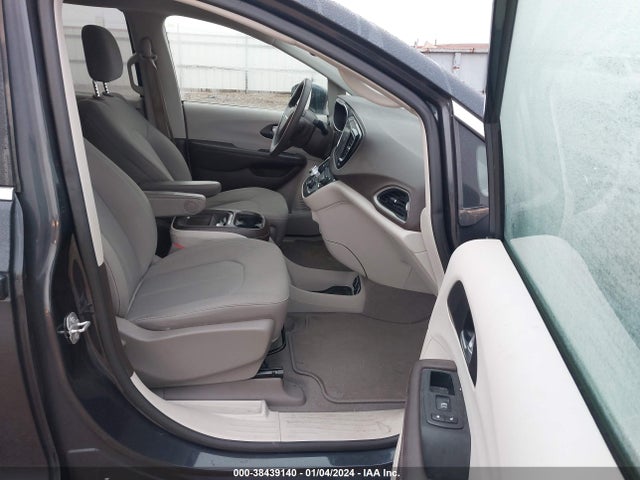 Продаж на аукціоні авто 2020 Chrysler Pacifica Touring, vin: 2C4RC1FG1LR211727, номер лоту: 38439140