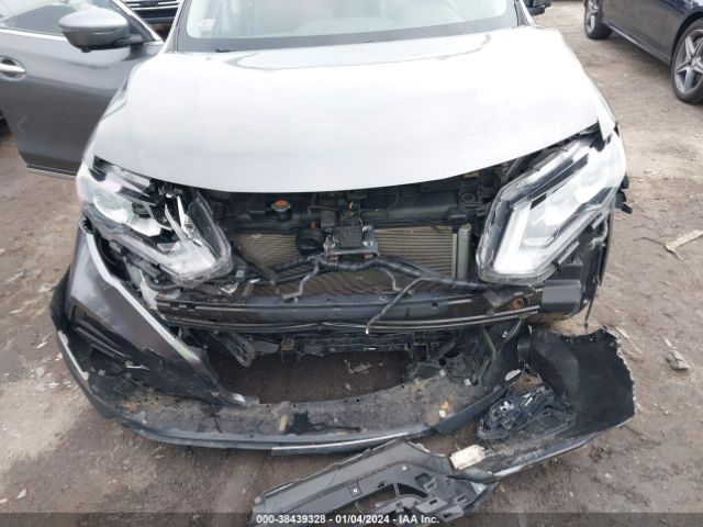 JN8AT2MV8HW016361 Nissan Rogue Sl