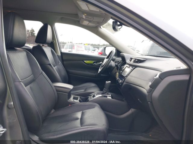 JN8AT2MV8HW016361 Nissan Rogue Sl