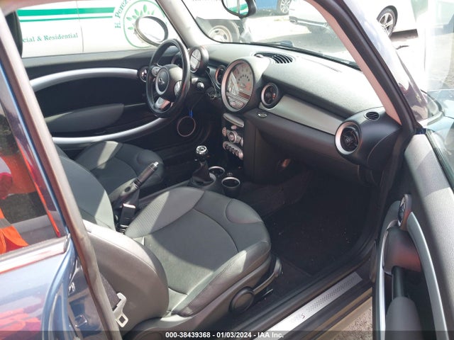 2009 MINI COOPER S CLUBMAN WMWMM33549TP74498 Photo 4