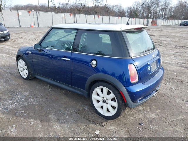 2004 MINI COOPER S WMWRE334X4TD87119 Photo 2