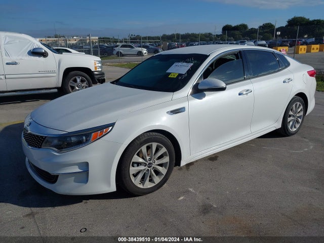 KIA OPTIMA EX 2018 5XXGU4L36JG186711 Image 2