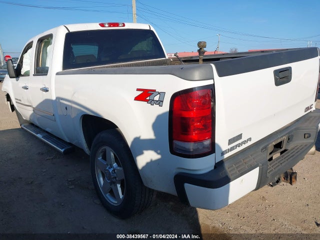 2013 GMC SIERRA 2500HD DENALI VIN: 1GT125E80DF206318