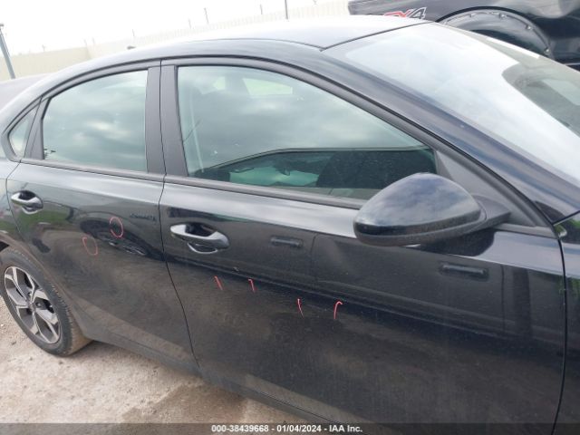 3KPF24AD4ME305723 KIA Forte Lxs