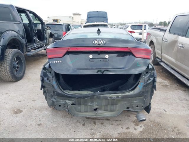 3KPF24AD4ME305723 KIA Forte Lxs