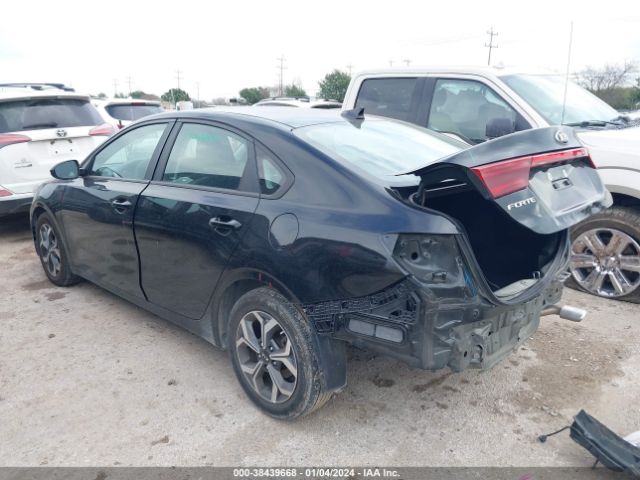 3KPF24AD4ME305723 KIA Forte Lxs