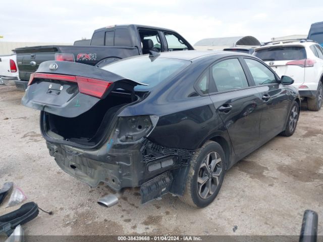 3KPF24AD4ME305723 KIA Forte Lxs