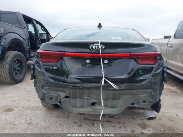 3KPF24AD4ME305723 KIA Forte Lxs