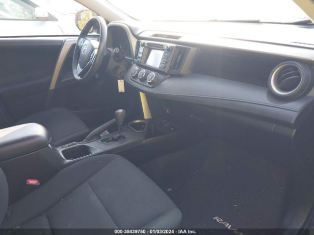2T3BFREV1HW681986 Toyota RAV4 LE